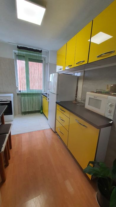 Apartament 3 camere central de inchiriat