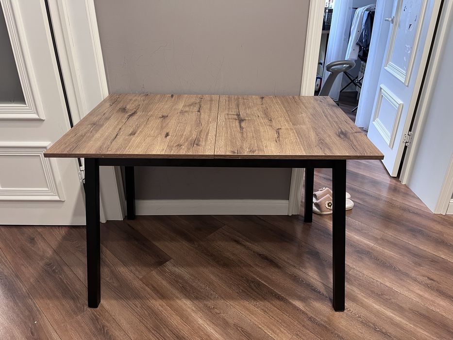 Продается стол в отличном состянии