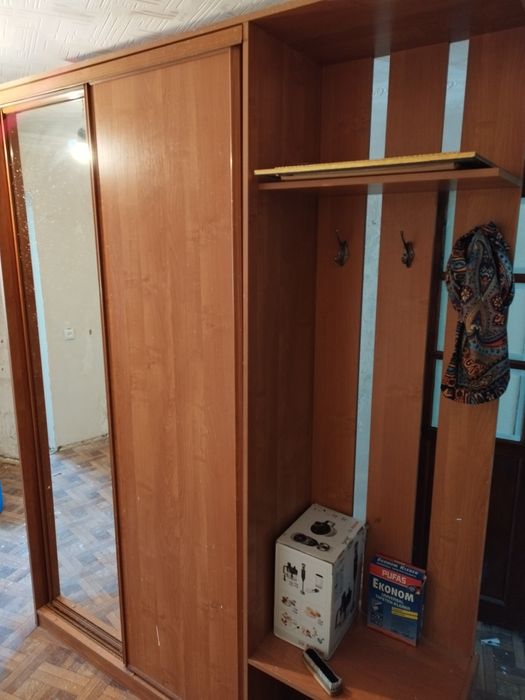 Продам  прихожую