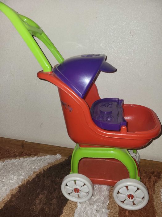 В отличном состояние все. Велосипед,  Авто кресло.  Не пользовались