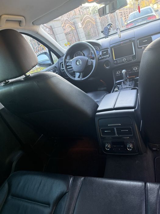 Volkswagen Touareg 3 0 V6 TDI 245 CP 2013  Extra Full Impecabil