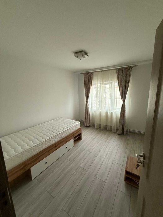 Apartament 3 camere / 2 bai nou renovat de inchiriat - Soarelui