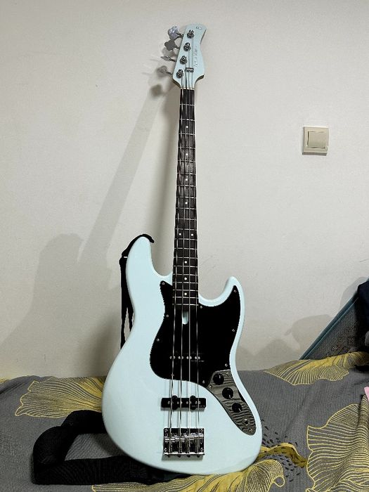 Бас-гитара Marcus Miller v3