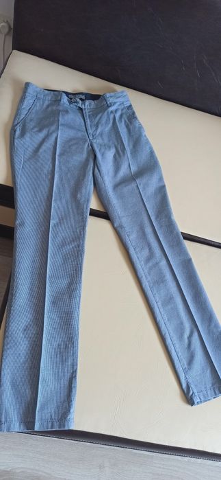 Pantaloni bărbătești