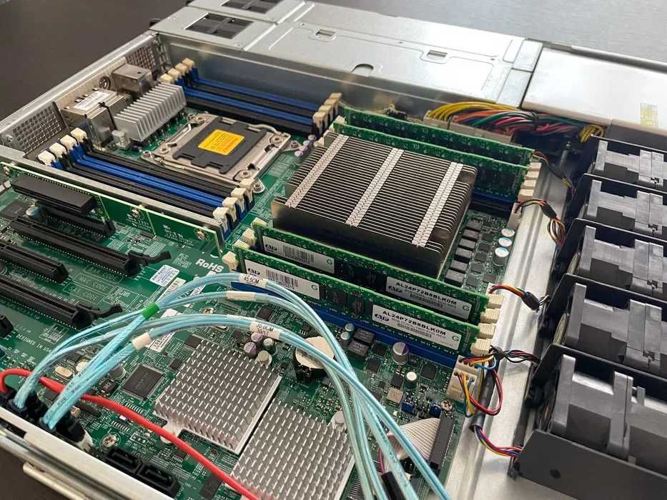 Server Supermicro, surse redundante