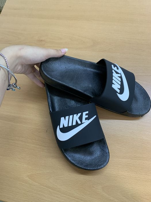 Papuci plajă NIKE - OFERTĂ - 70 RON
