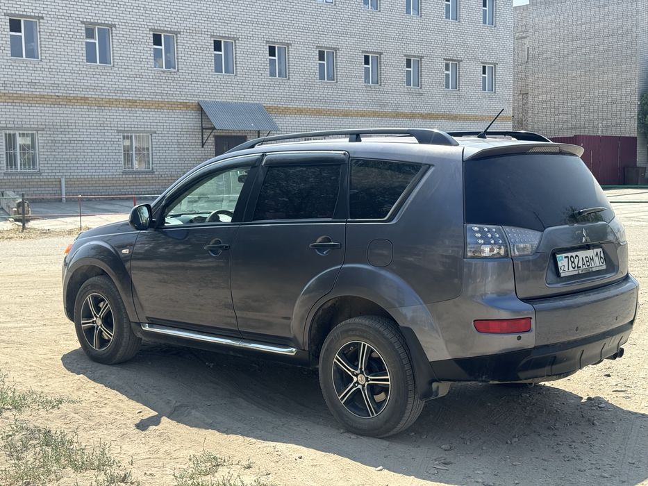 Продам Mitsubishi outlender