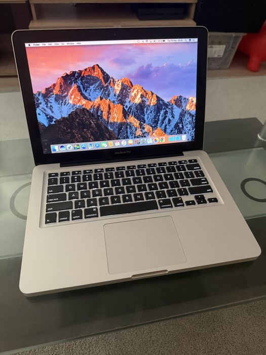 MakBook Pro i5 750 GB