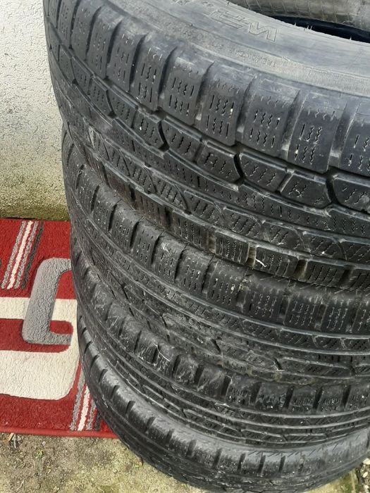 Anvelope 215/70/ 16 . Set ș.i 205/65/16 .C două.