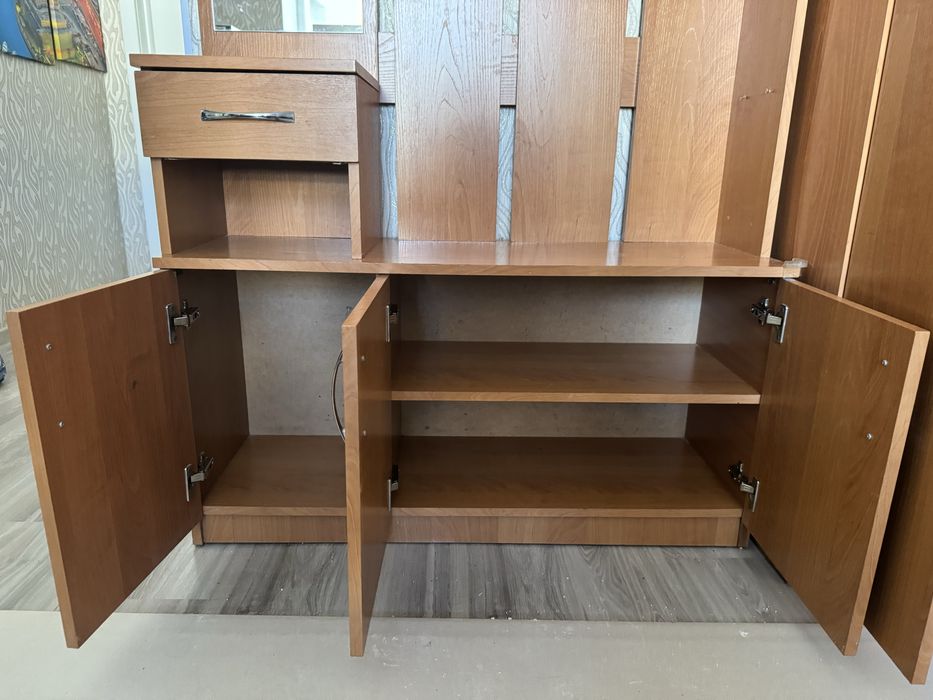 Продам Мебель в прихожую