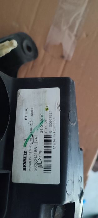 far stanga dacia logan 2017