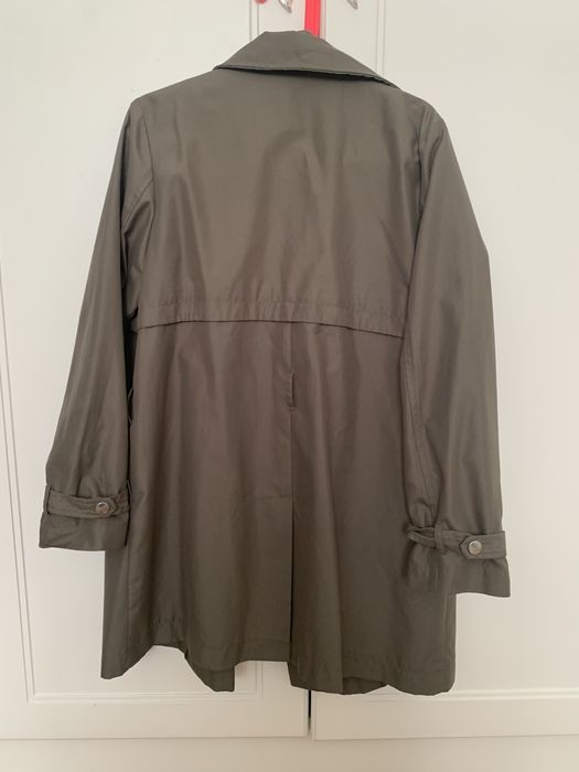 Продам тренч зеленого цвета.