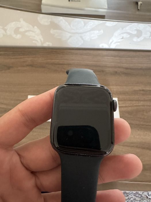 Apple Watch SE + cellular