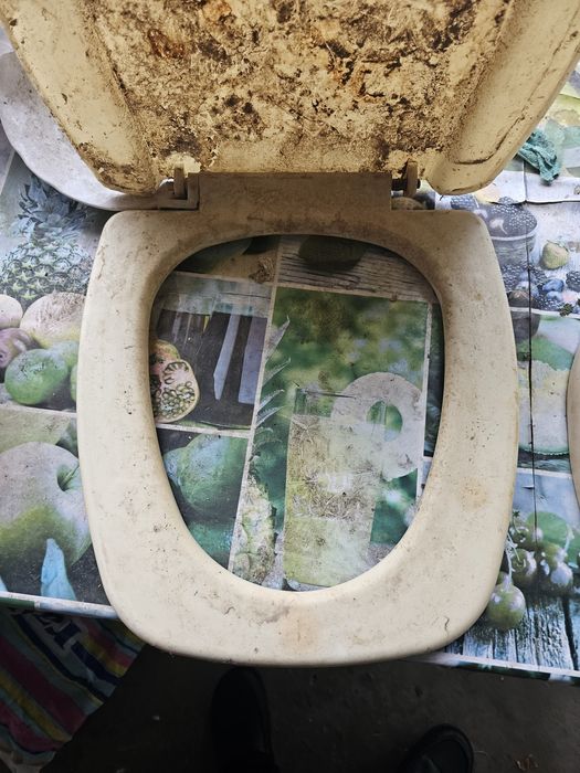 Крышка от унитаза