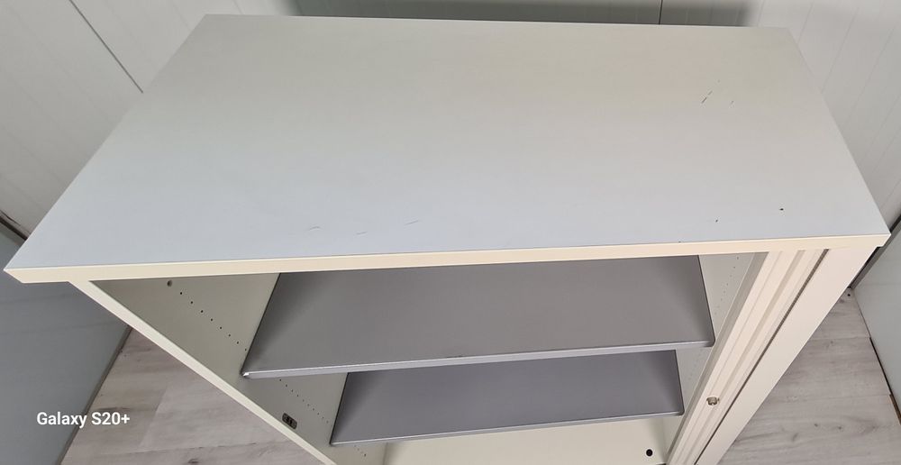 Немски офис шкаф етажарки съхранение на документи и аксесоари