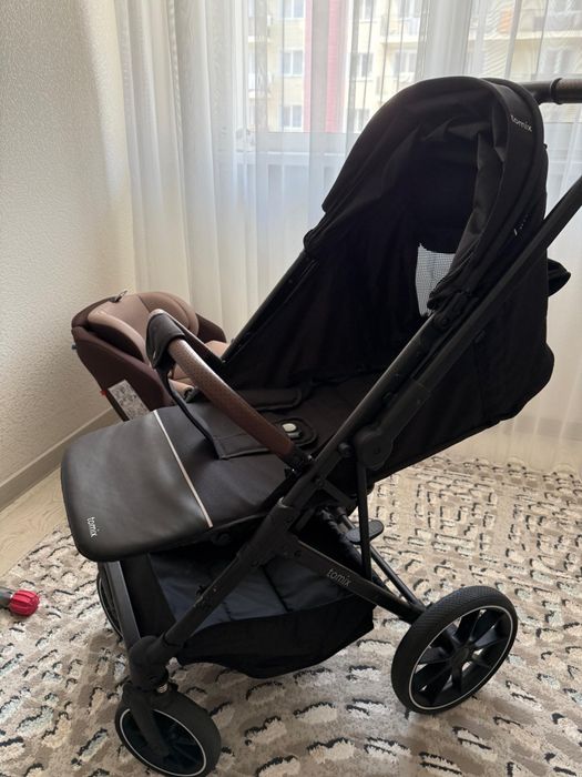 Коляска Tomix прогулочная б/у