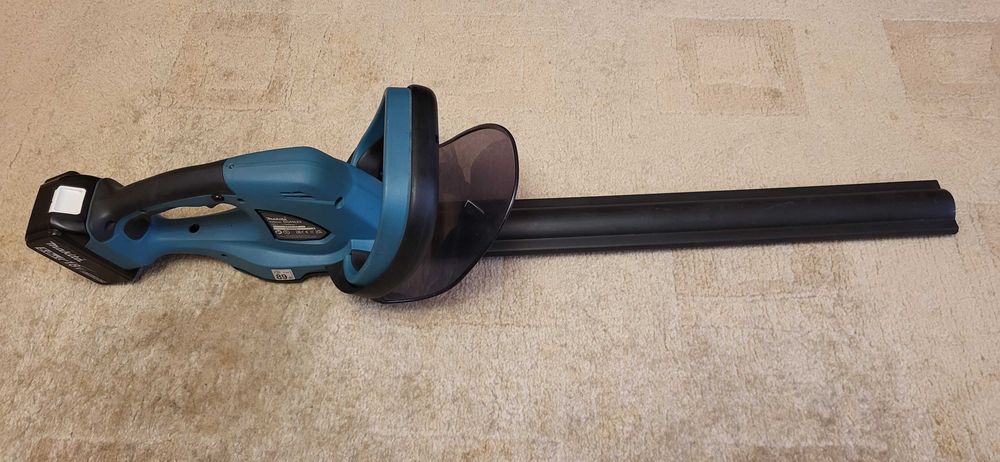 MAKITA Duh523 520mm Foarfeca de Gard Viu ca Noua +acumulator 5A foarte putin folosita
