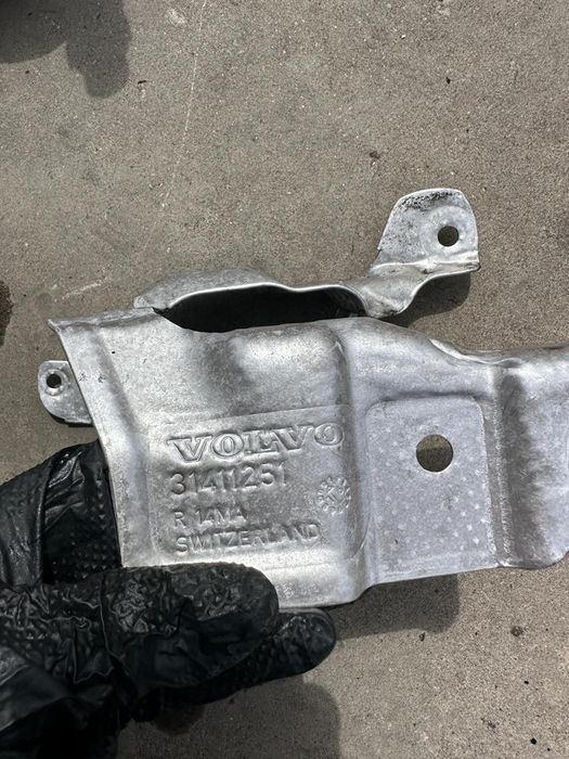 Protectie termica turbo Volvo XC90 2015-2020 31411251