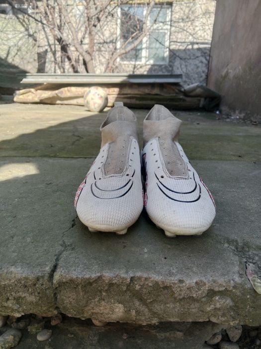 Продам бутсы 35 36 размер бу