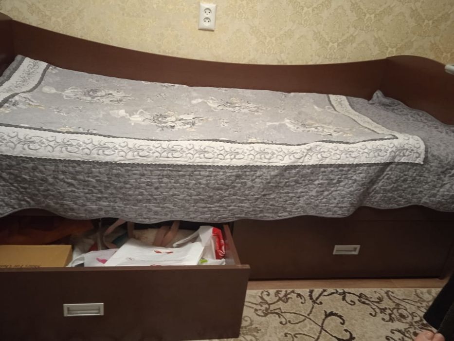 Продам кровать полуторка б/у