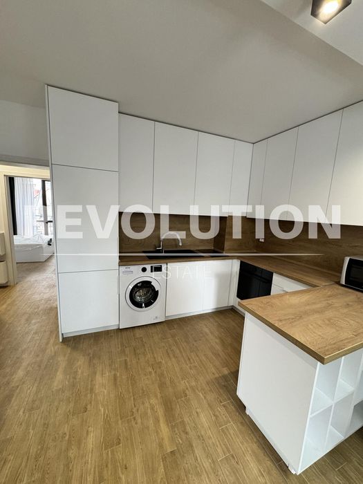 Дава се под наем Тристаен апартамент в Пловдив, Кършияка - 90 кв.м за 750 € - Снимка #2