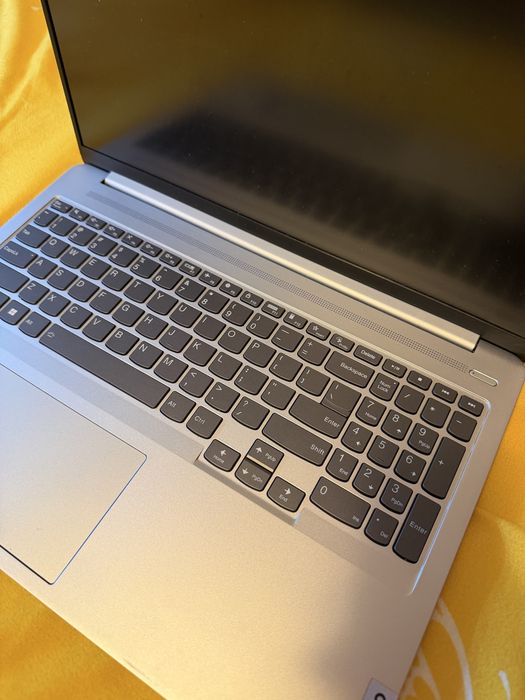 Laptop Lenovo Idealpad 5 pro //16ARH7