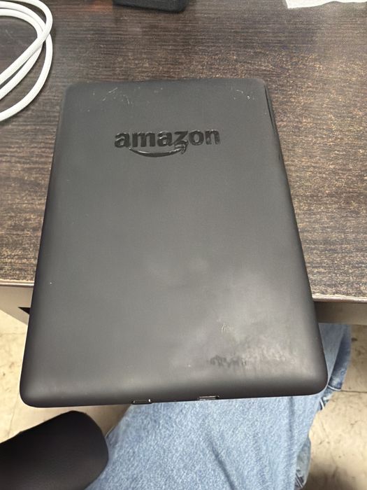 Kindle paperwhite gen 10 32gb lte cu arhiva 2500 carti in romana