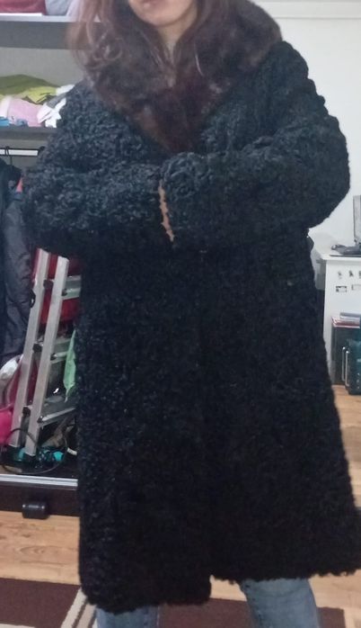 Blana naturala astrahan cu guler de vulpe