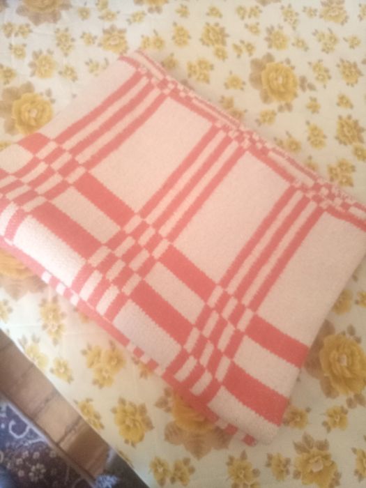 Продам одеяла ,разные советские и современные плед--одеяло