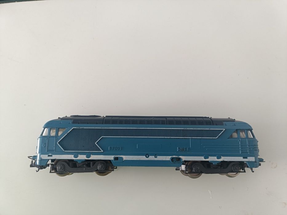 Macheta vagoane trenuleț electric