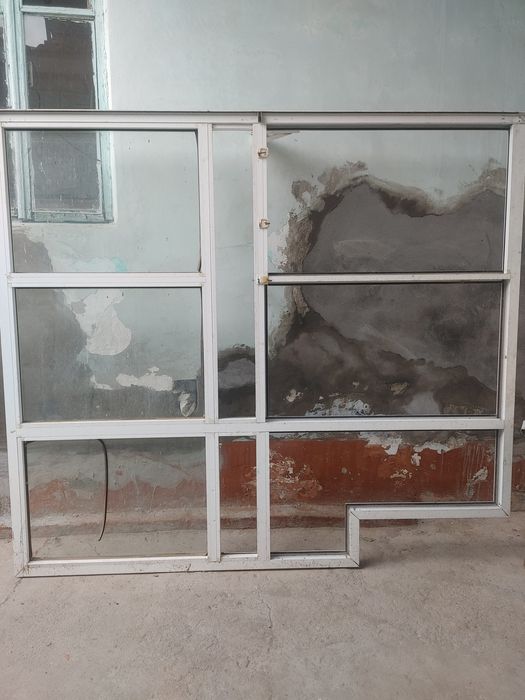 Алюминовая рама с окноми