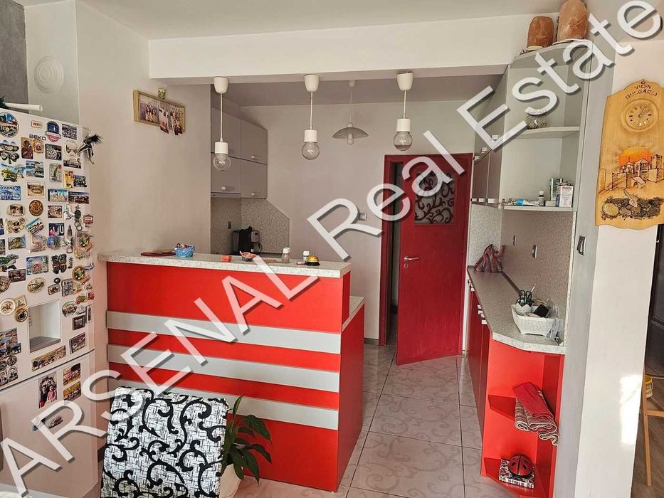 Дава се под наем Тристаен апартамент в София, Дървеница - 120 кв.м за 800 € - Снимка #1