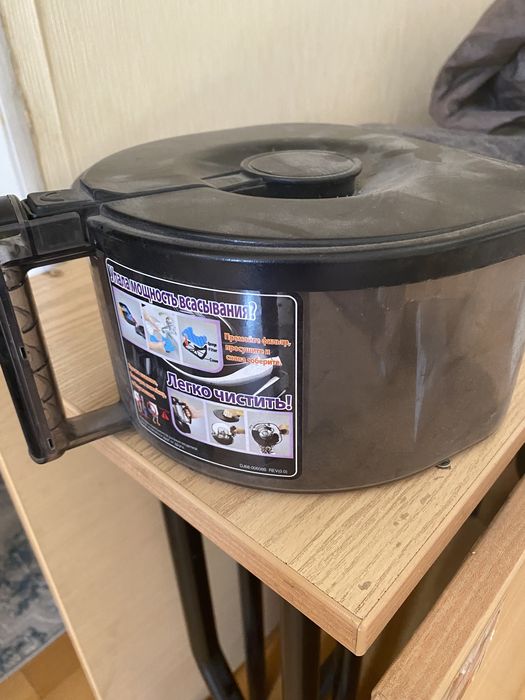 Контейнер от пылесоса