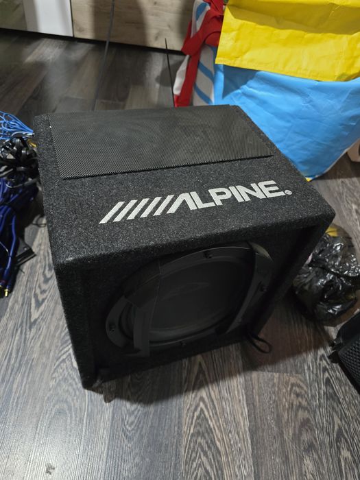 Vand subwoofer alpine,amplificator integrat