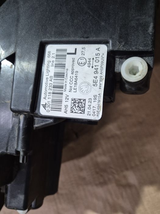 Ляв фар Шкода Октавия IV лед фар Skoda Octavia 4