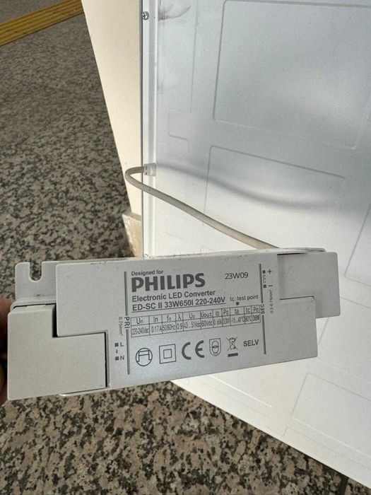 Светодиодная панель Philips 60-60 под амстронг