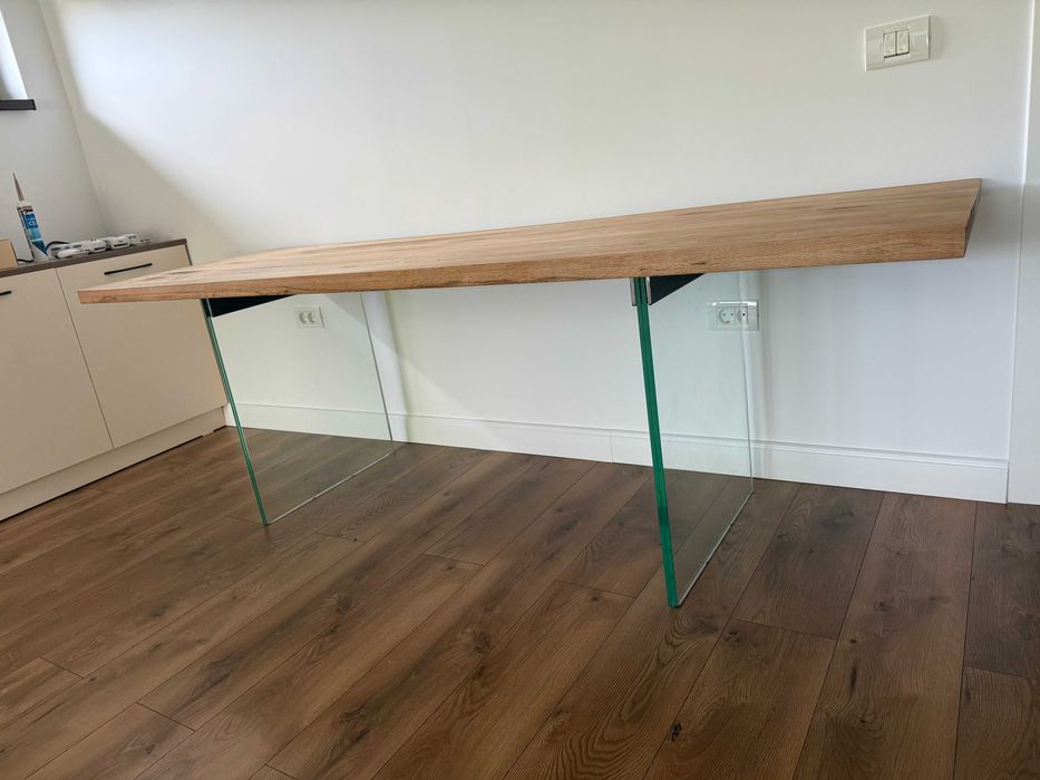 Masa din stejar lemn masiv cu picioare din sticla