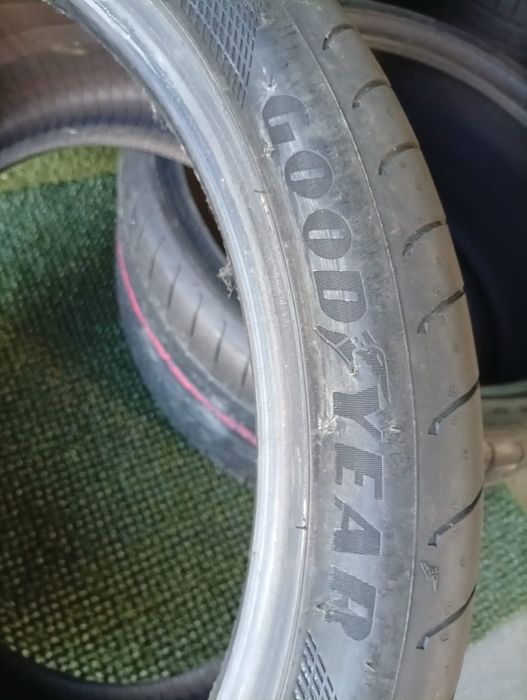315 30 R21 Goodyear vara