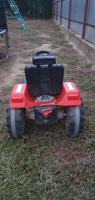 Tractor copii cu pedale