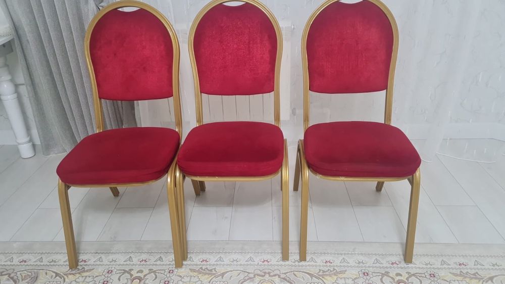 Продам стуля 3 штук