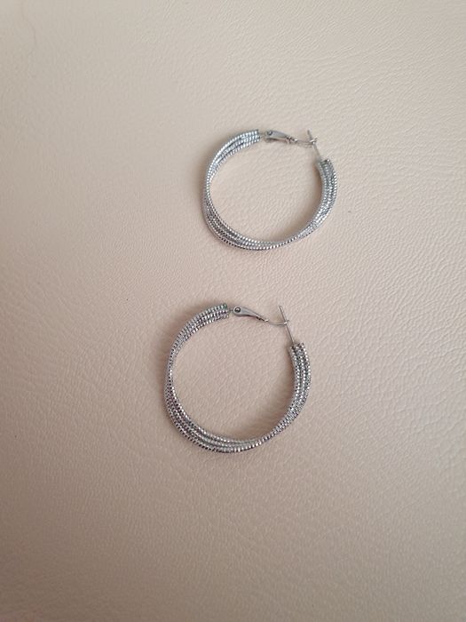 Срочно продаётся серёжки