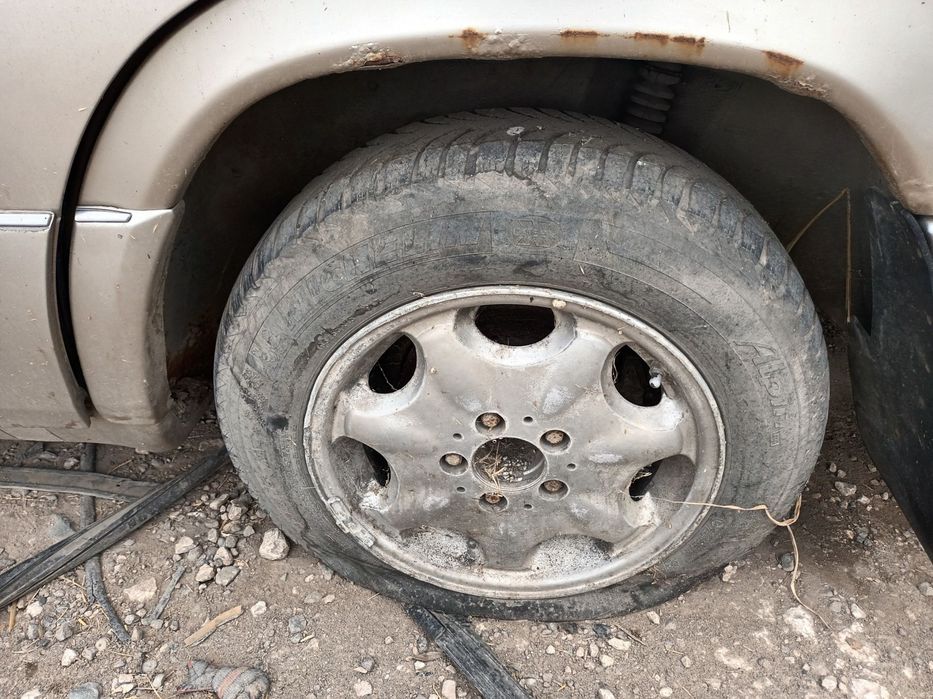 Dezmembrari  Mercedes-Benz W124  1993  > 1995 E 300 D (124.131) Motor