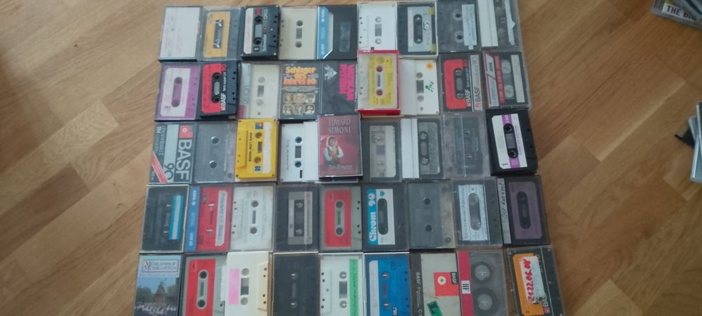 210 casete audio /bonus Philips N 2515 servisat.