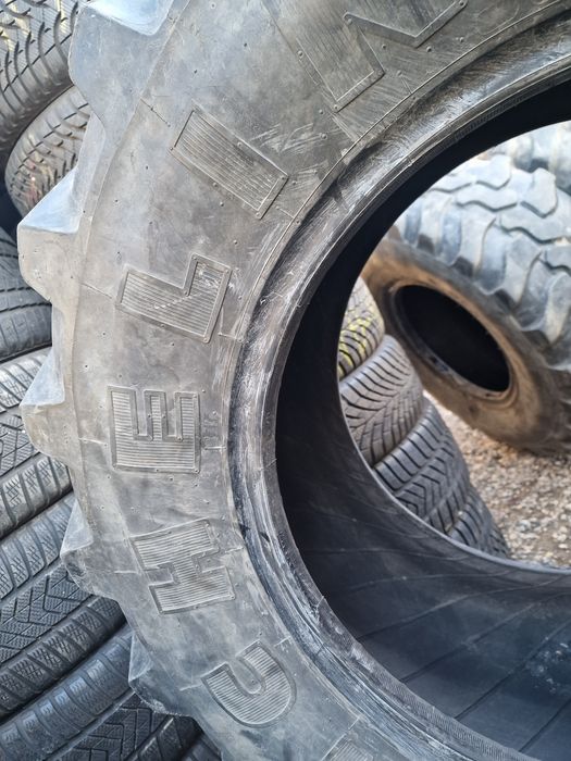 CAUCIUC tractor 440/65R24 marca Michelin