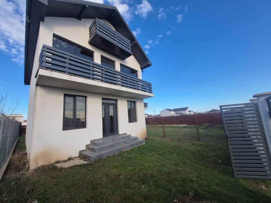 Vila de vânzare P+1+M mangalia