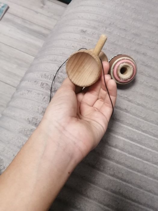 Vând kendama strogo neopolitan chocolate