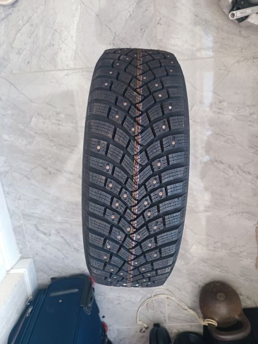 Продам зимнюю шину с диском