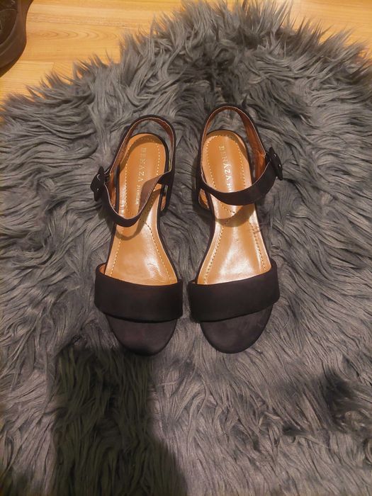 Vand incaltaminte noua, confortabila mar. 35 si 36