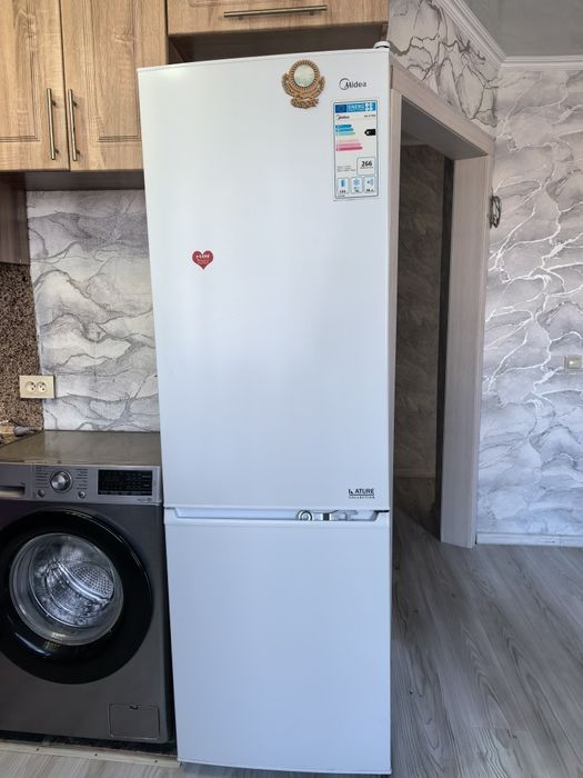 Продам холодильник Midea