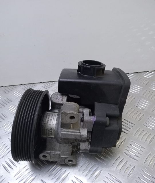 Pompa servodirectie A0034664101 Mercedes-Benz C-Class W203/S203/CL203